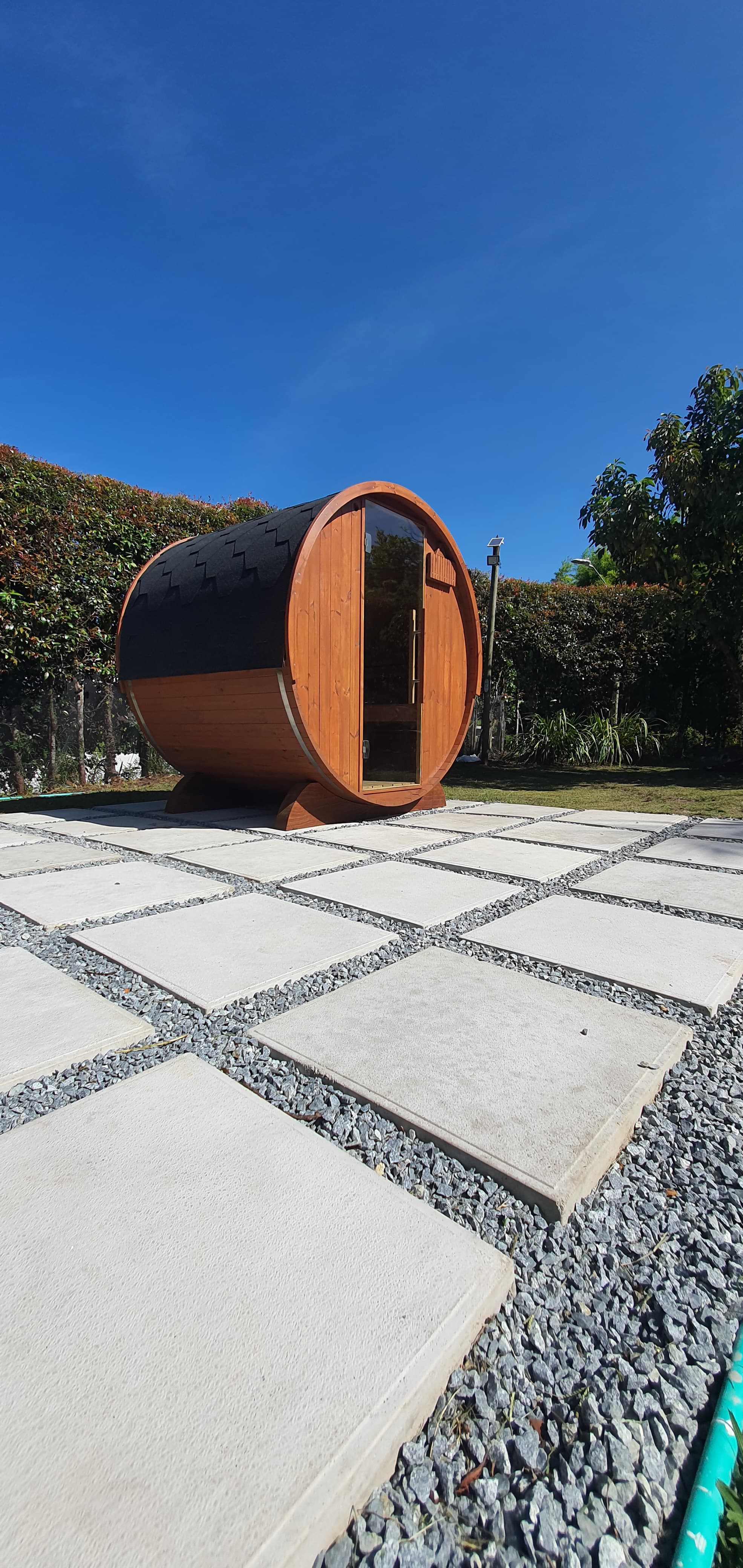 Sauna en madera noble instalada en finca Colombia — diseño personalizado Homeway