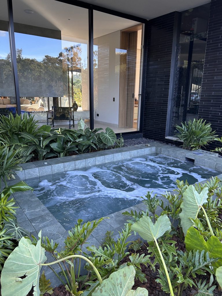 Instalación piscina residencial Medellín Colombia
